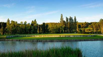 Golf De Servanes à Mouriès    